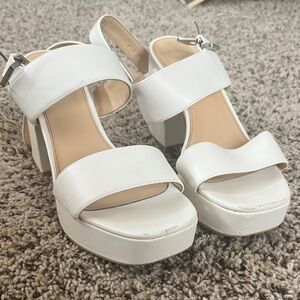 Urban Outfitters Elegant White Platform Sandals Size 9